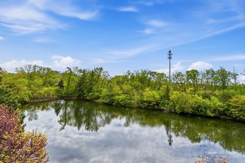 Tiny photo for 445 Village Green Parkway #304, Lincolnshire, IL 60069 (MLS # 12688245)