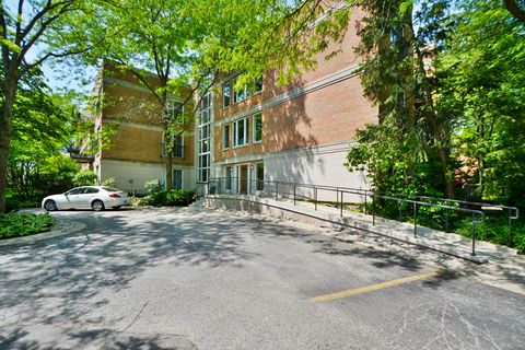 119 E Laurel Avenue 201 Lake Forest IL 60045