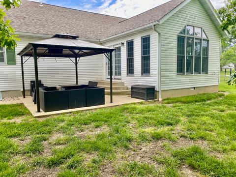 Tiny photo for 514 Country Club Road, Centralia, IL 62801 (MLS # 12635392)