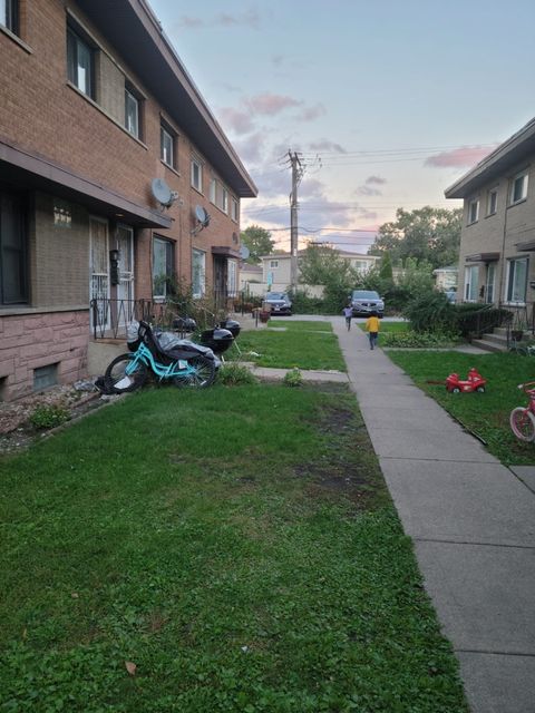 Tiny photo for 10081 Frontage Road #D, Skokie, IL 60077 (MLS # 12636662)
