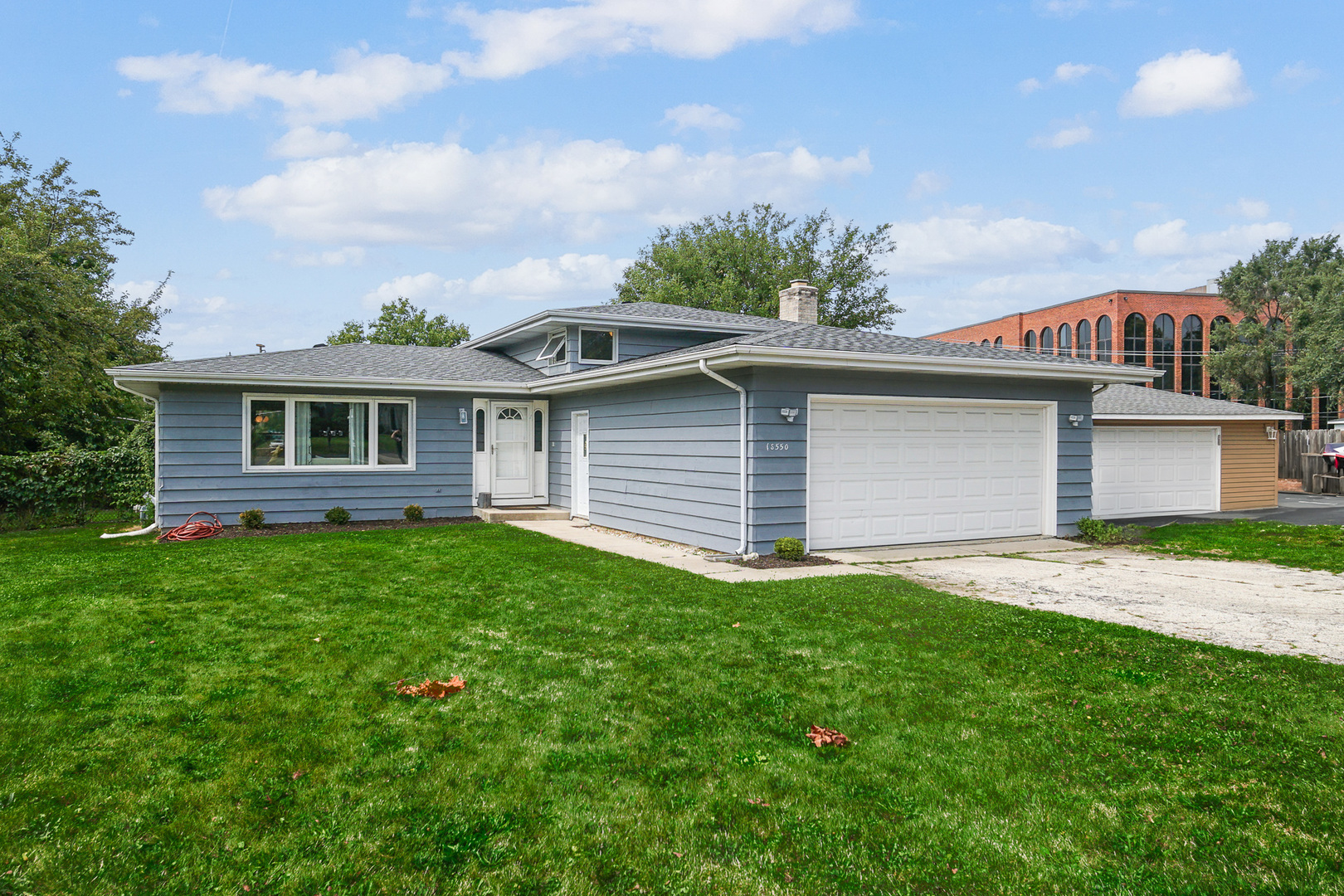 1S550 Nimitz Road
