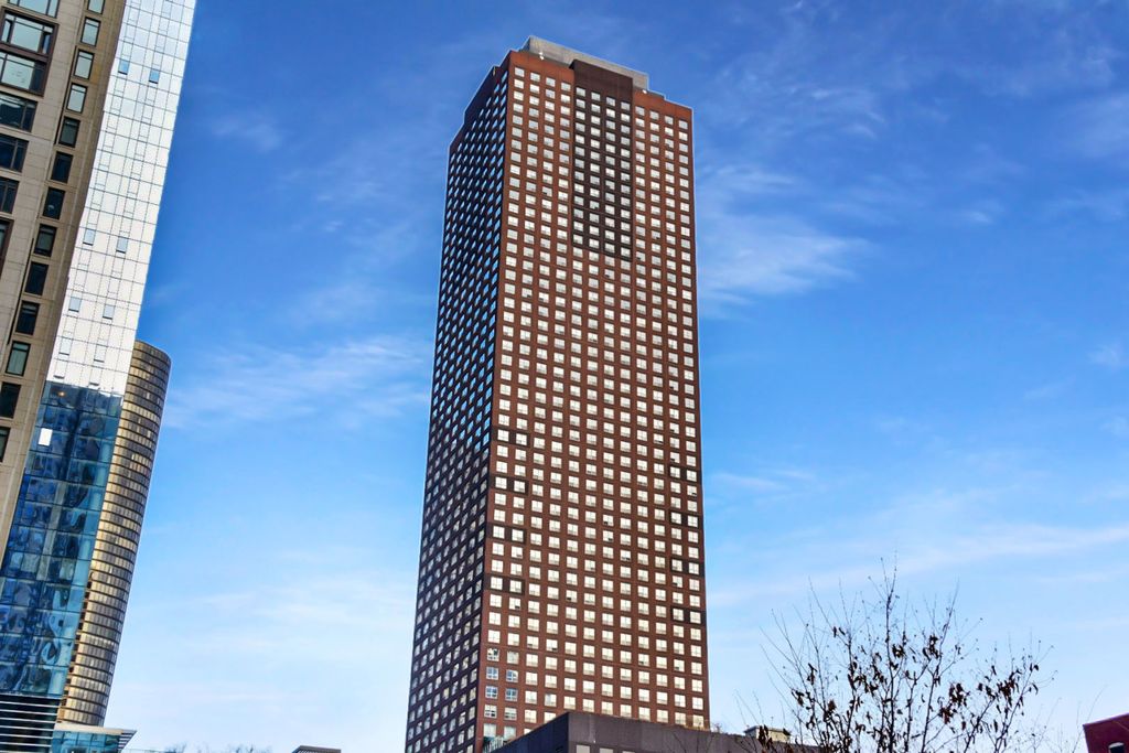listing image 0