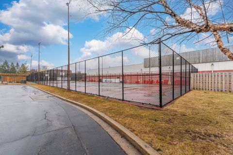 Tiny photo for 10 Oak Creek Drive #1020, Buffalo Grove, IL 60089 (MLS # 12588338)