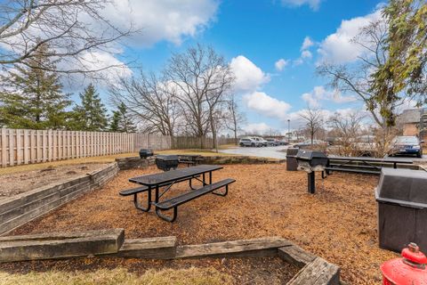 Tiny photo for 10 Oak Creek Drive #1020, Buffalo Grove, IL 60089 (MLS # 12588338)