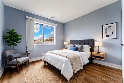 Tiny photo for 10 Oak Creek Drive #1020, Buffalo Grove, IL 60089 (MLS # 12588338)