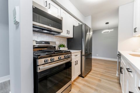 Tiny photo for 10 Oak Creek Drive #1020, Buffalo Grove, IL 60089 (MLS # 12588338)