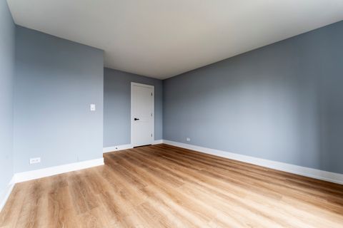 Tiny photo for 10 Oak Creek Drive #1020, Buffalo Grove, IL 60089 (MLS # 12588338)