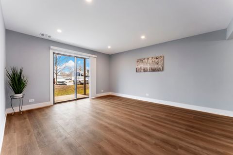 Tiny photo for 10 Oak Creek Drive #1020, Buffalo Grove, IL 60089 (MLS # 12588338)