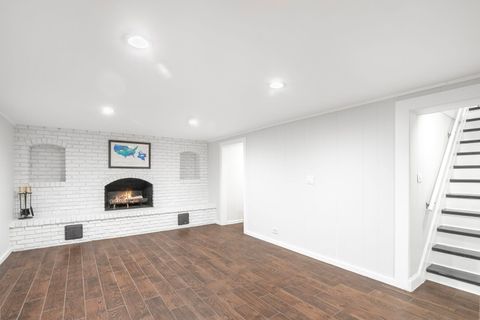 Tiny photo for 124 W Old Elm Road, Lake Forest, IL 60045 (MLS # 12491182)