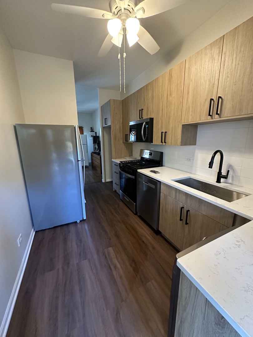 1303 W Morse Avenue 2