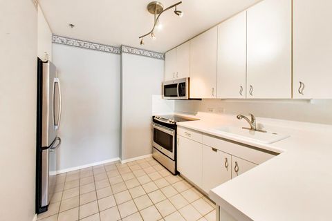 Tiny photo for 382 Kelburn Road #221, Deerfield, IL 60015 (MLS # 12675136)