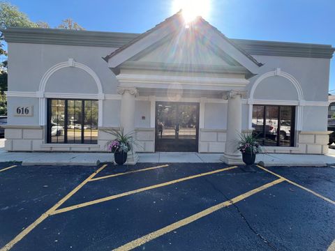 616 W CHILDS Street Wheaton IL 60187