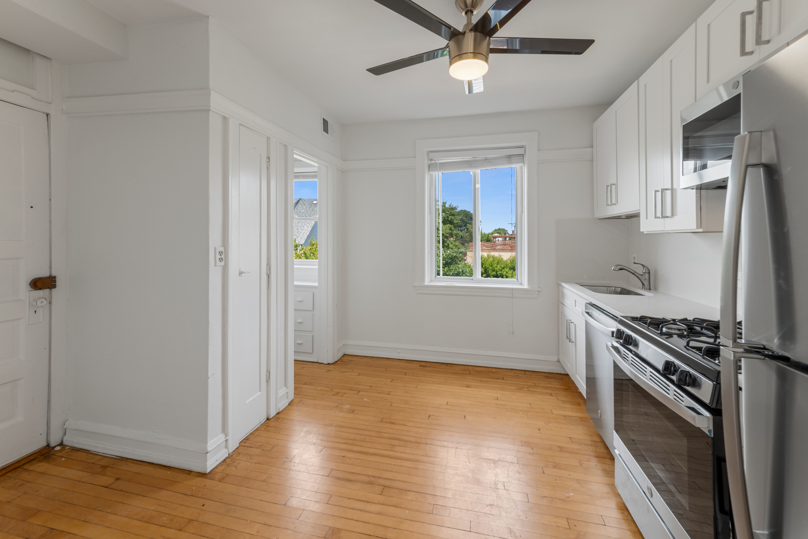 3048 W Cornelia Avenue 3