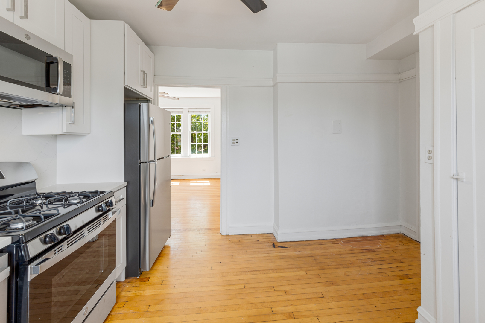 3048 W Cornelia Avenue 3