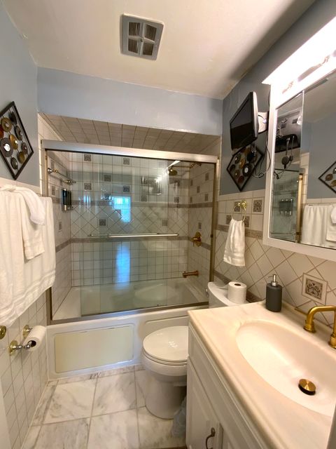 Tiny photo for 7854 S South Shore Drive #405, Chicago, IL 60649 (MLS # 12459848)