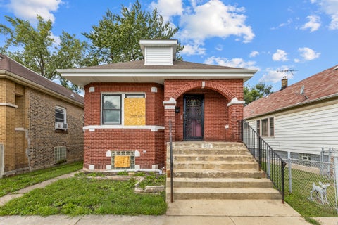 Tiny photo for 9132 S Blackstone Avenue, Chicago, IL 60619 (MLS # 12765776)