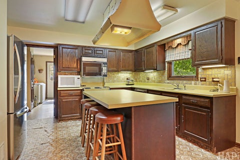 Tiny photo for 55 Watergate Drive, South Barrington, IL 60010 (MLS # 12738581)