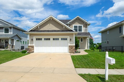 Photo of 6201 Lillie Avenue, Davenport, IA 52806 (MLS # 12754329)