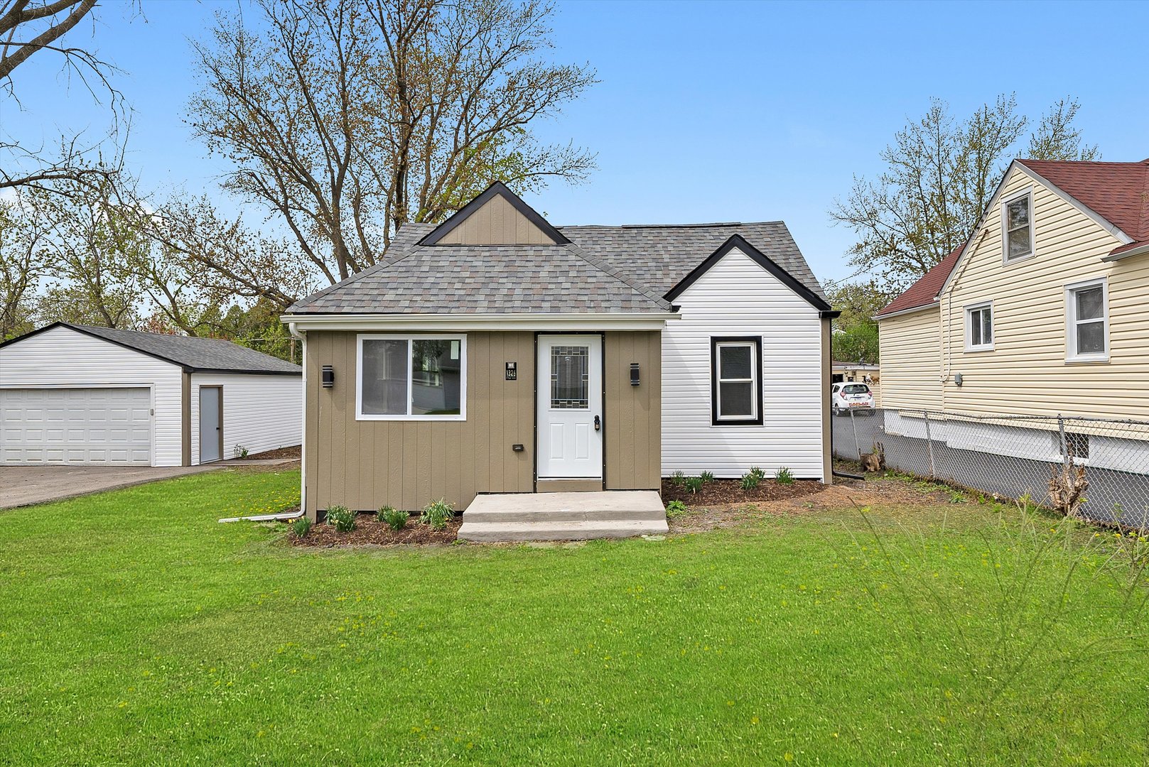 1326 N Poplar Avenue