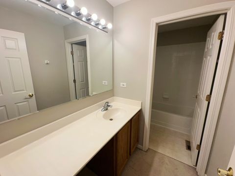 Tiny photo for 331 Parkstone Drive, Cary, IL 60013 (MLS # 12457592)