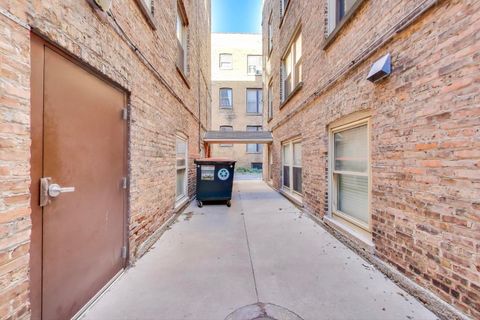 Tiny photo for 46 6th Avenue #GJ, La Grange, IL 60525 (MLS # 12500634)