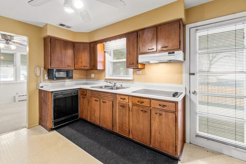 Tiny photo for 17W157 Foster Avenue, Wood Dale, IL 60191 (MLS # 12535902)