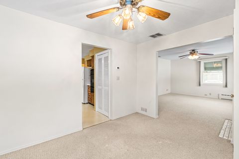 Tiny photo for 17W157 Foster Avenue, Wood Dale, IL 60191 (MLS # 12535902)