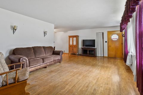 Tiny photo for 509 E Oak Street, Chatsworth, IL 60921 (MLS # 12481258)