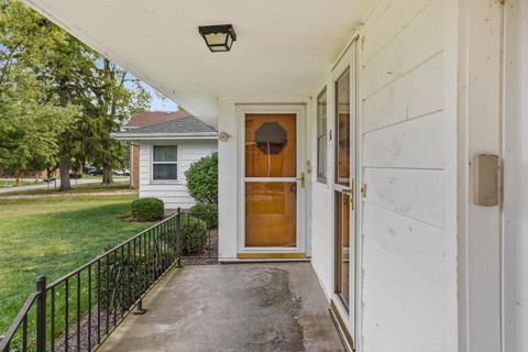 Tiny photo for 509 E Oak Street, Chatsworth, IL 60921 (MLS # 12481258)