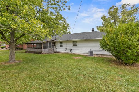 Tiny photo for 509 E Oak Street, Chatsworth, IL 60921 (MLS # 12481258)