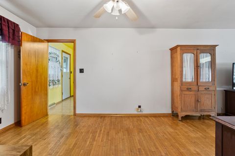 Tiny photo for 509 E Oak Street, Chatsworth, IL 60921 (MLS # 12481258)
