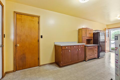 Tiny photo for 509 E Oak Street, Chatsworth, IL 60921 (MLS # 12481258)