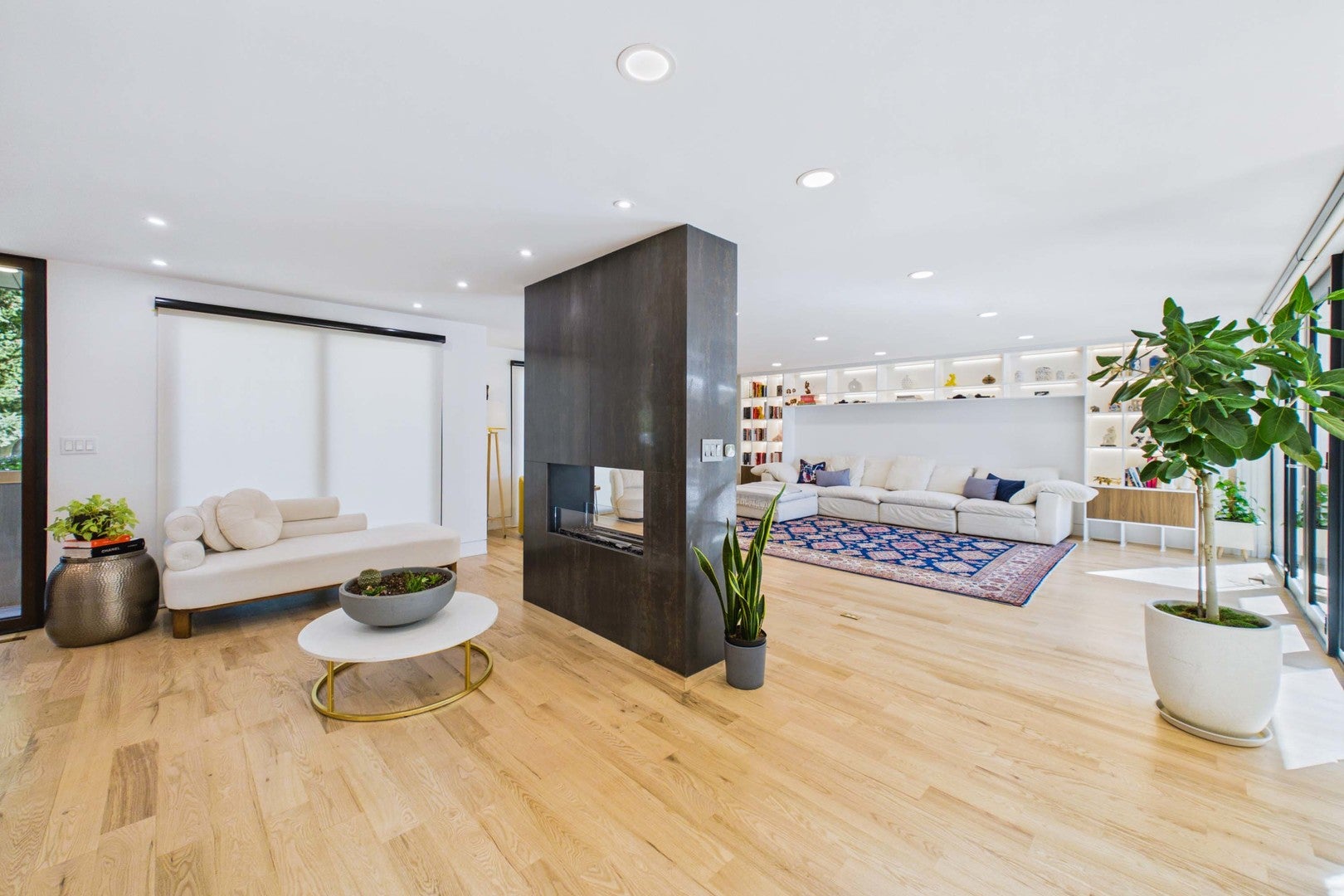 446 N La Grange Road