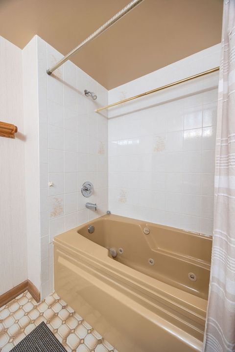 Tiny photo for 16742 Paxton Avenue #2N, Tinley Park, IL 60477 (MLS # 12592695)