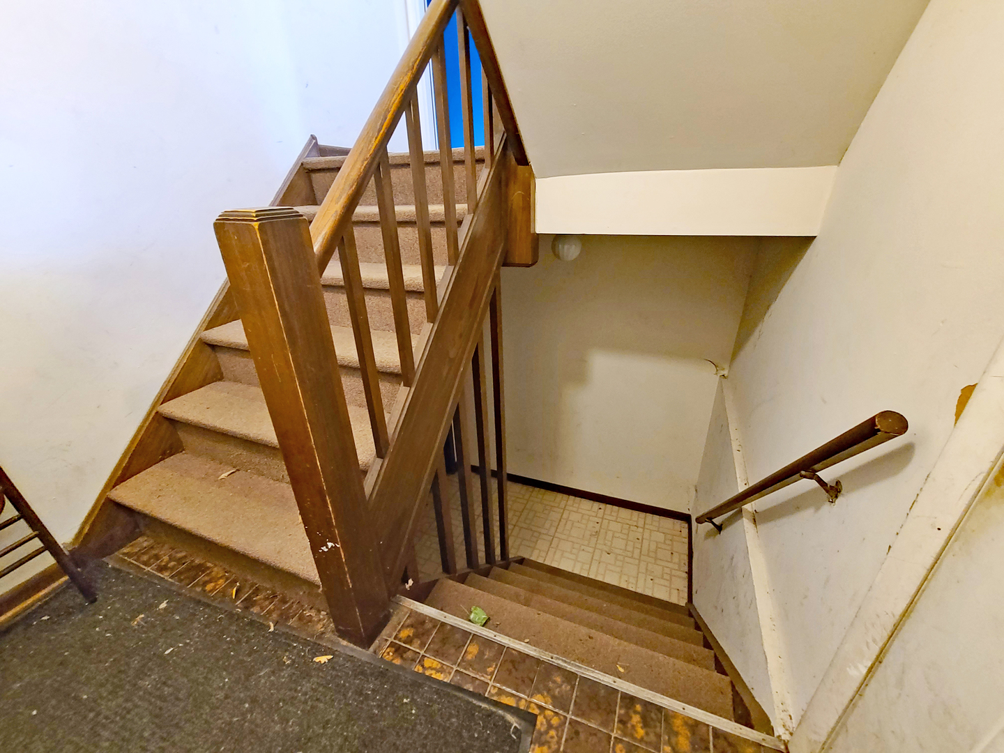 4139 N Springfield Avenue