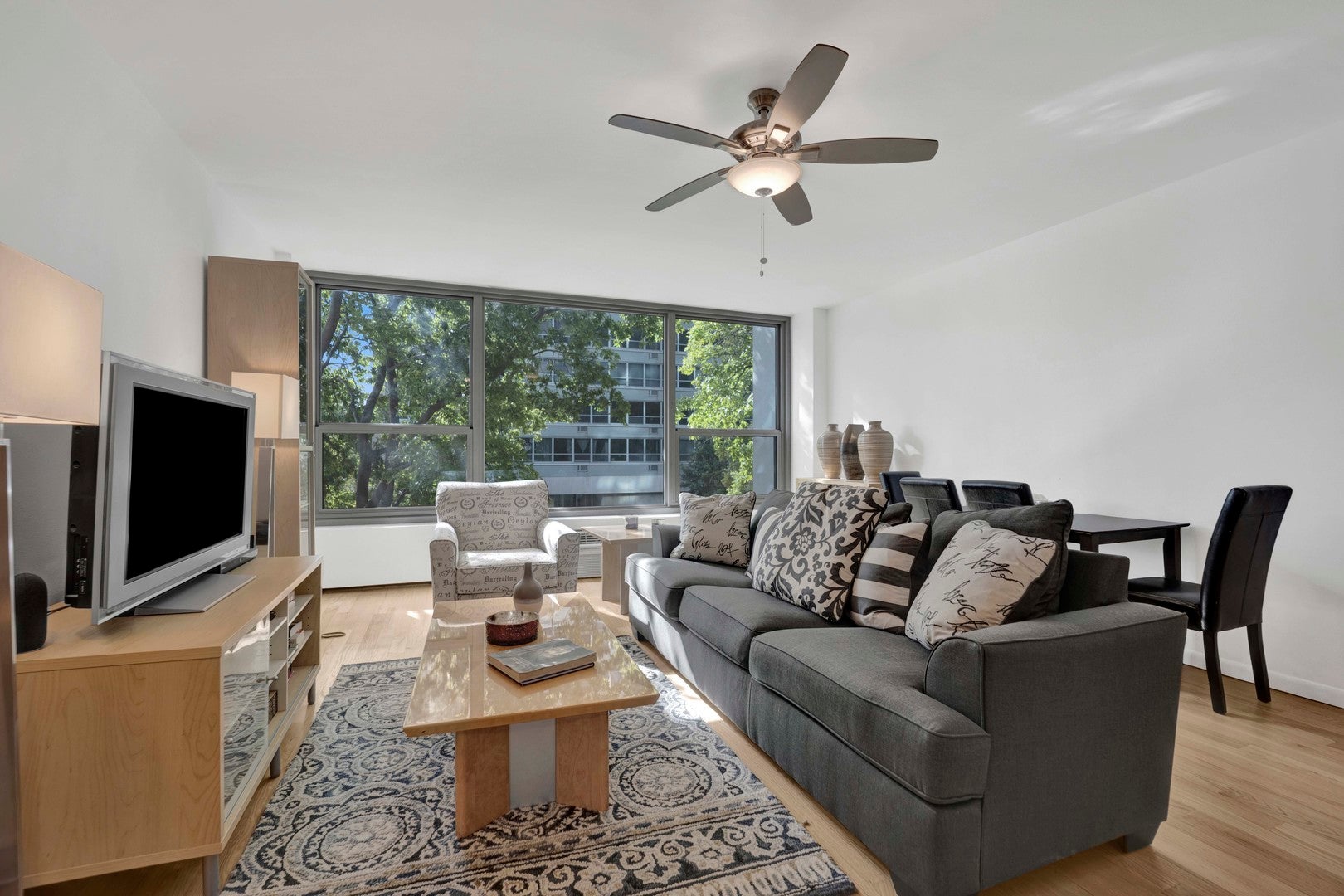3600 N Lake Shore Drive 201