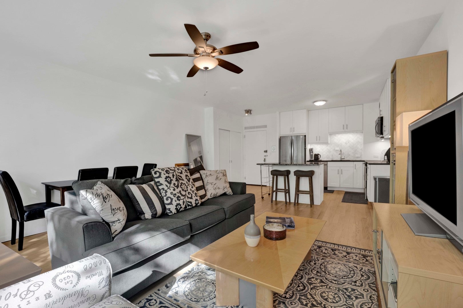 3600 N Lake Shore Drive 201