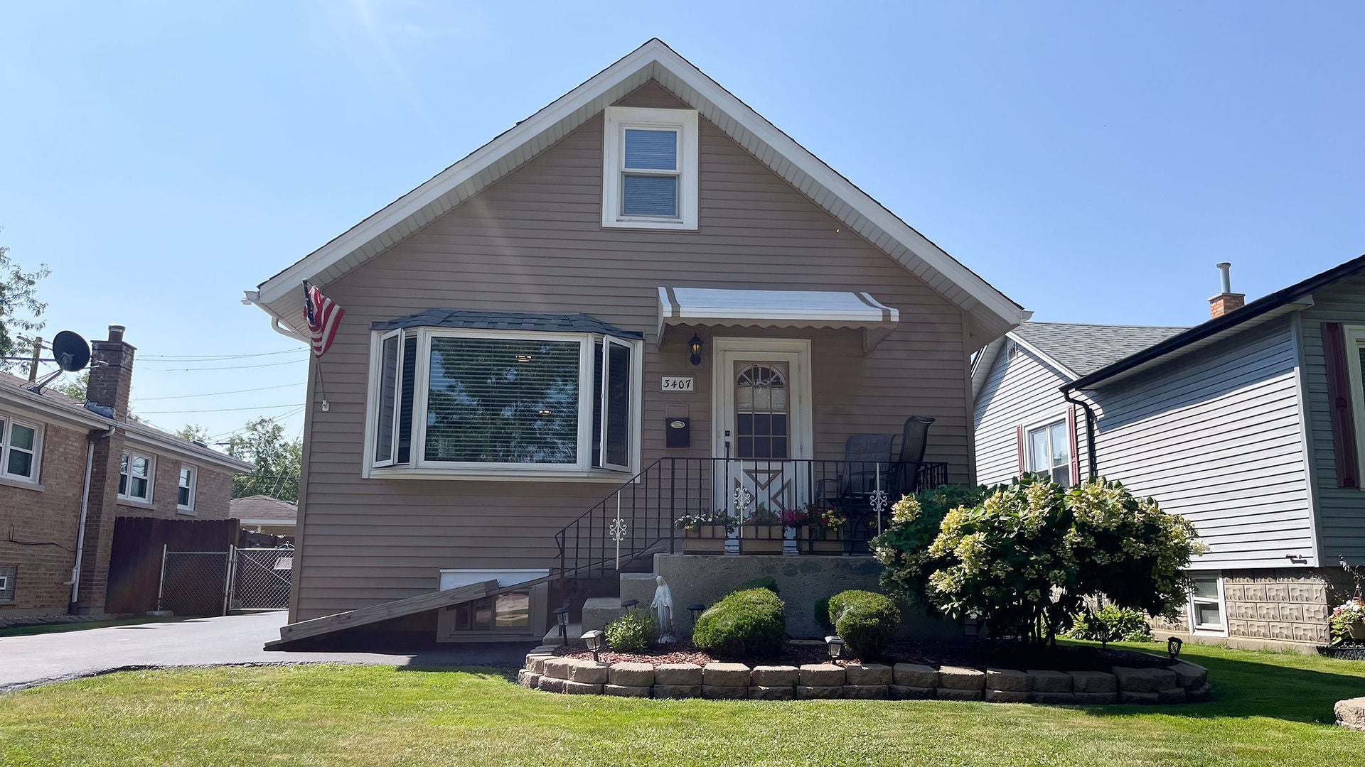 3407 W 115th Place