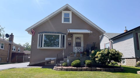 Tiny photo for 3407 W 115th Place, Chicago, IL 60655 (MLS # 12741728)