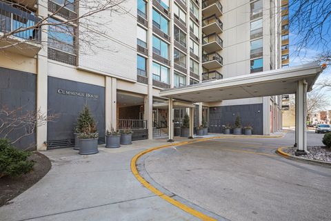 Tiny photo for 1360 N Sandburg Terrace #2908, Chicago, IL 60610 (MLS # 12566763)