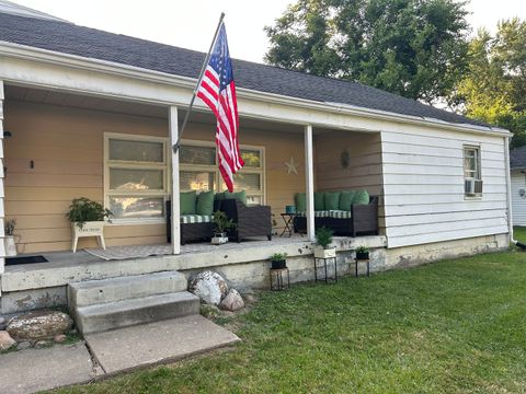 Photo of 2133 N Northcrest Drive, Peoria, IL 61604 (MLS # 12559993)