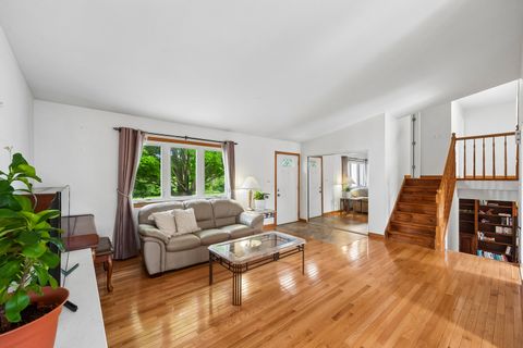 Tiny photo for 4691 Huntington Boulevard, Hoffman Estates, IL 60192 (MLS # 12702557)