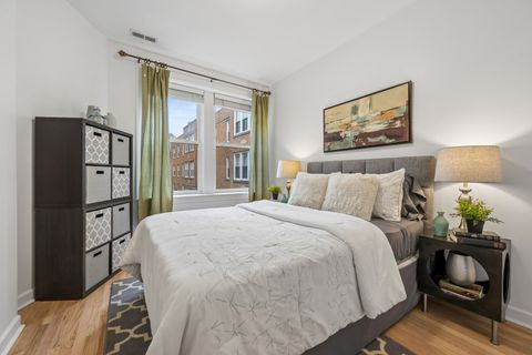 Tiny photo for 536 W BELMONT Avenue #2E, Chicago, IL 60657 (MLS # 12571157)