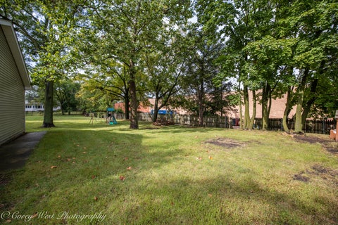 Tiny photo for 1321 Oakwood Avenue, DeKalb, IL 60115 (MLS # 12750152)