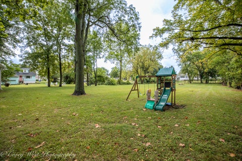 Tiny photo for 1321 Oakwood Avenue, DeKalb, IL 60115 (MLS # 12750152)