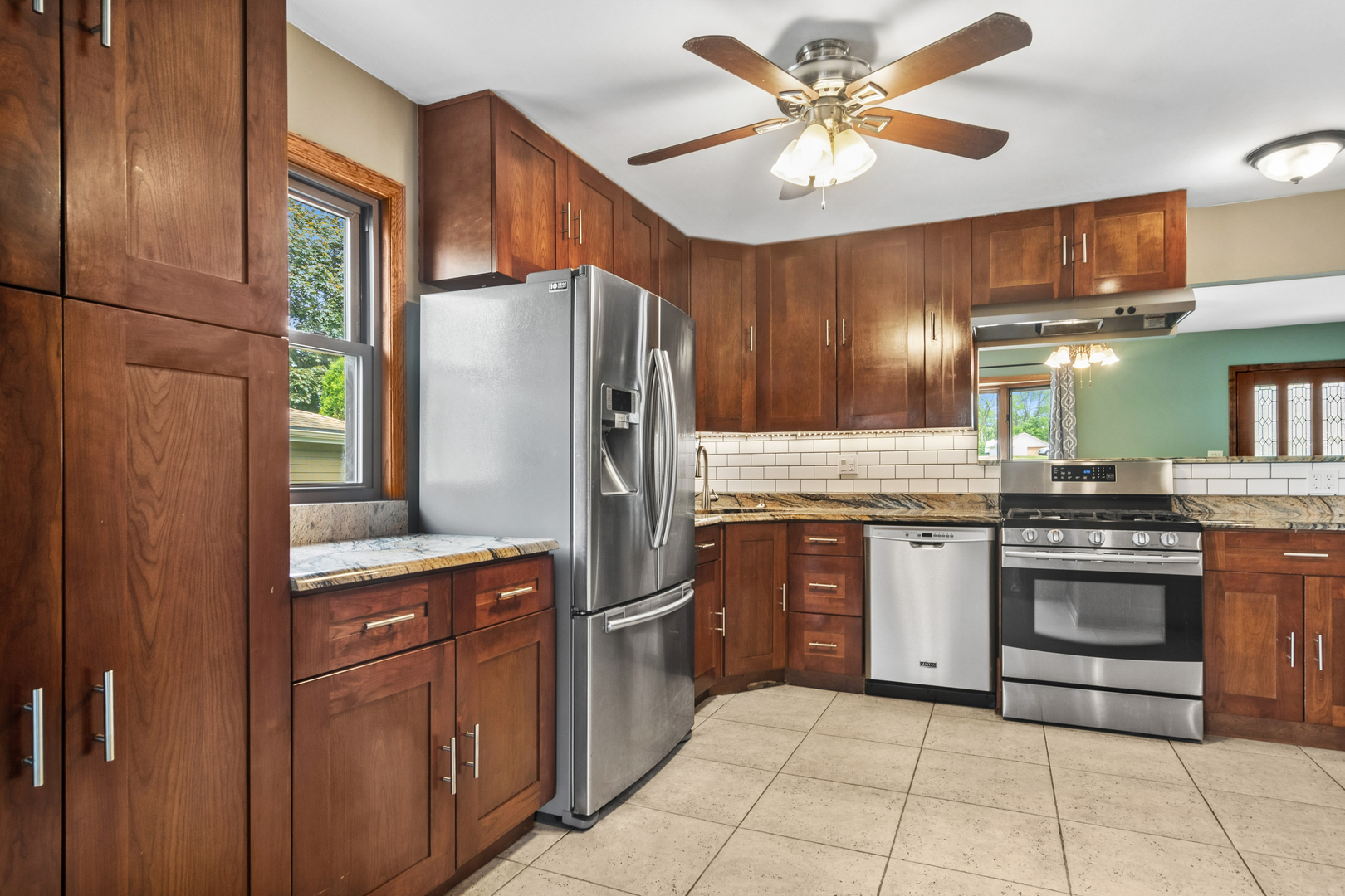 327 W Hawley Street