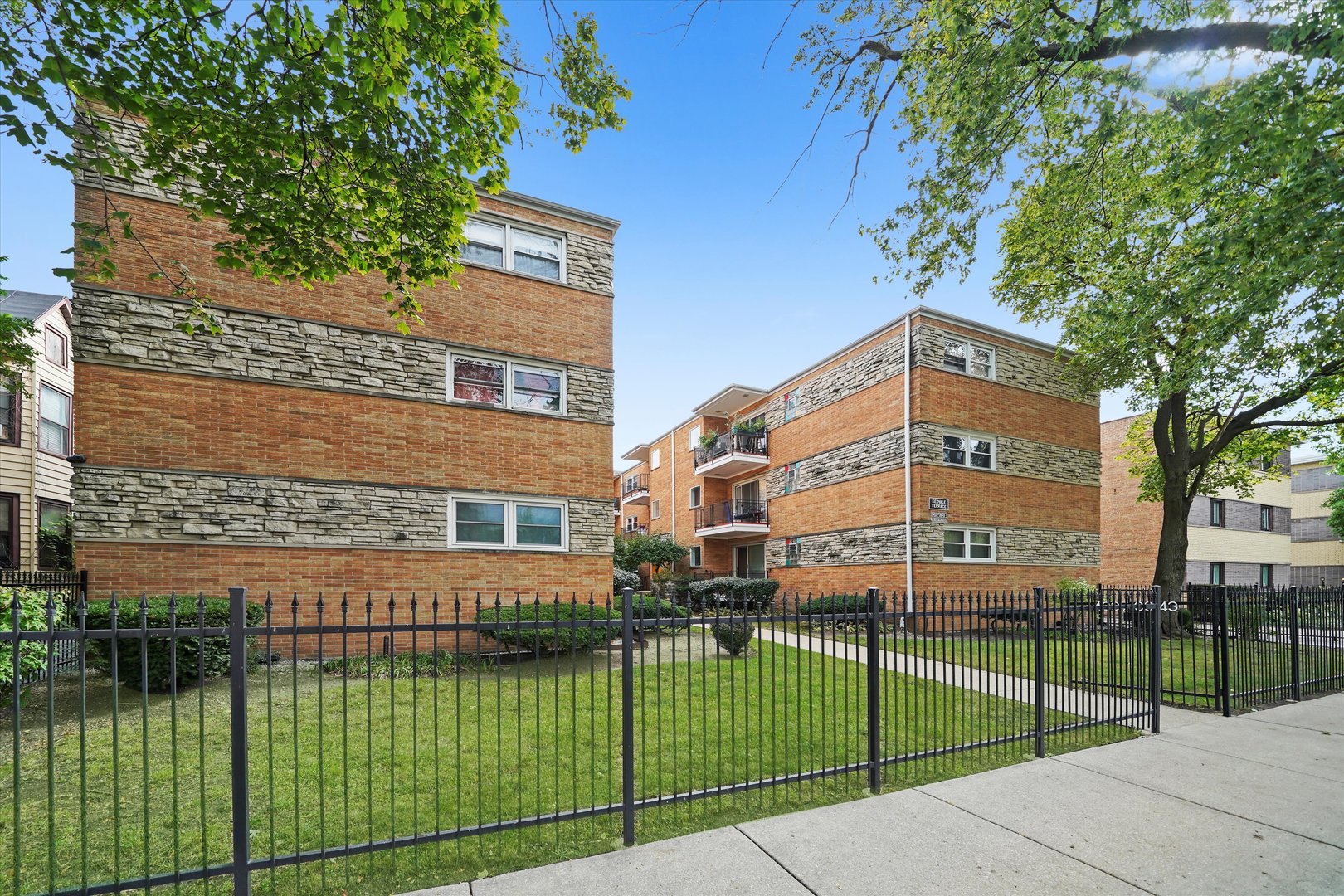4337 N Kedvale Avenue 2E