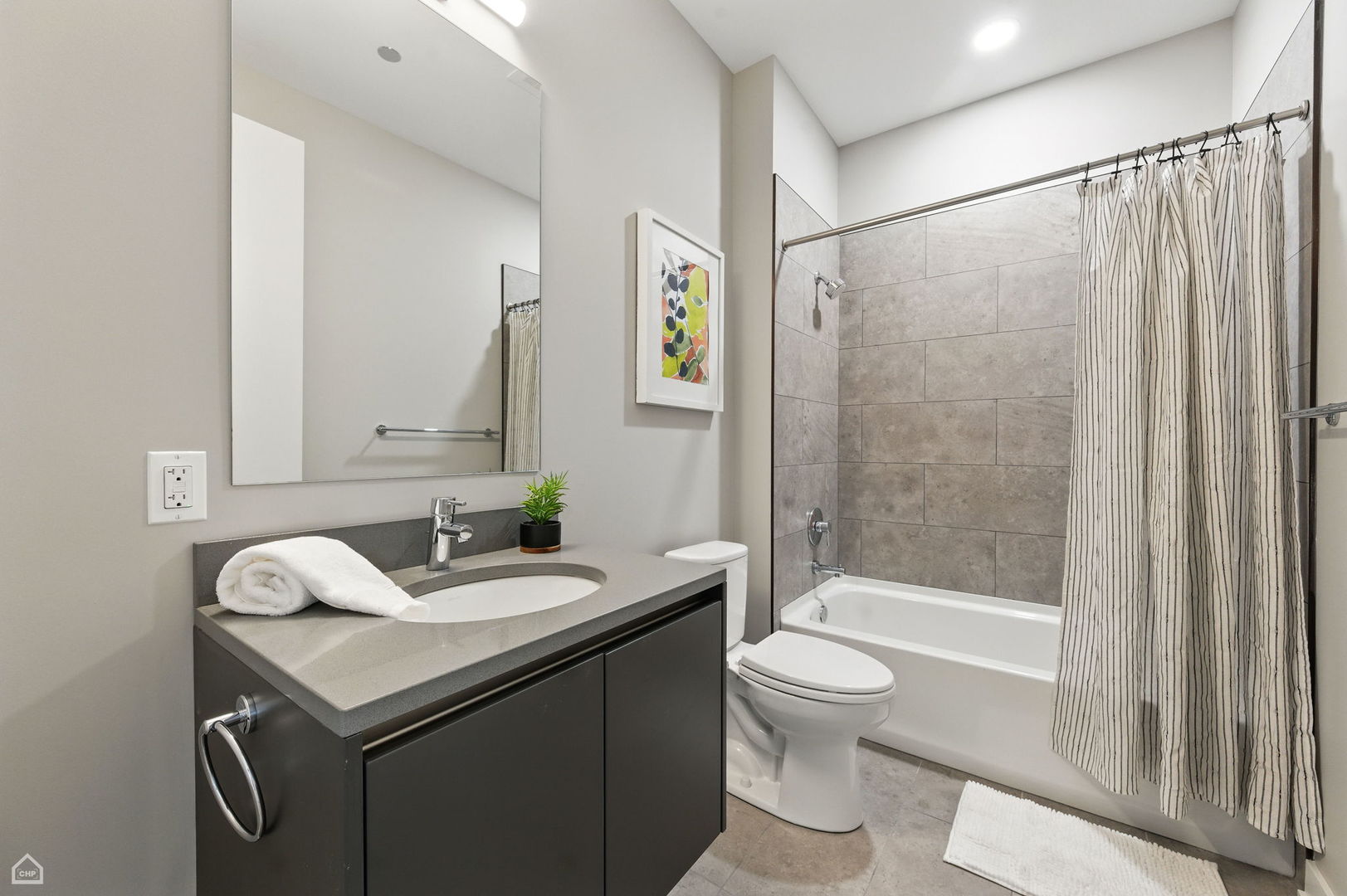 Chicago, Illinois 60654, United States, 3 Bedrooms Bedrooms, ,3 BathroomsBathrooms,Residential,Active,171473