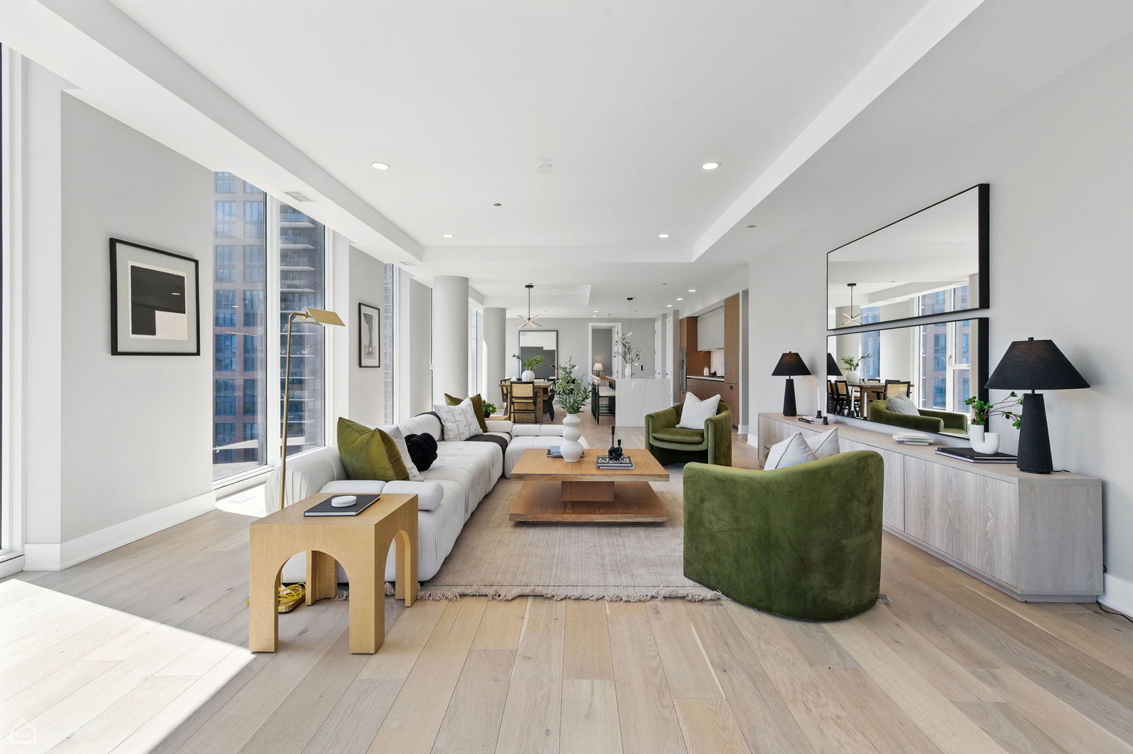 Chicago, Illinois 60654, United States, 3 Bedrooms Bedrooms, ,3 BathroomsBathrooms,Residential,Active,171473