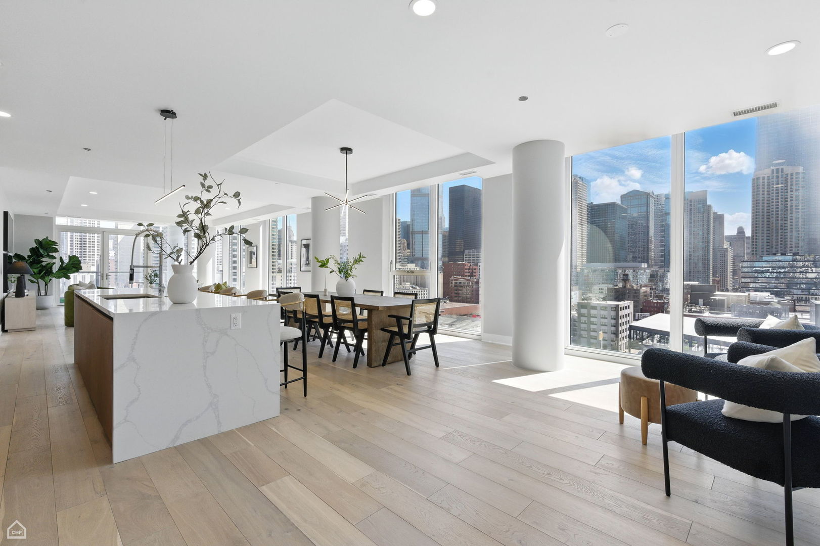 Chicago, Illinois 60654, United States, 3 Bedrooms Bedrooms, ,3 BathroomsBathrooms,Residential,Active,171473